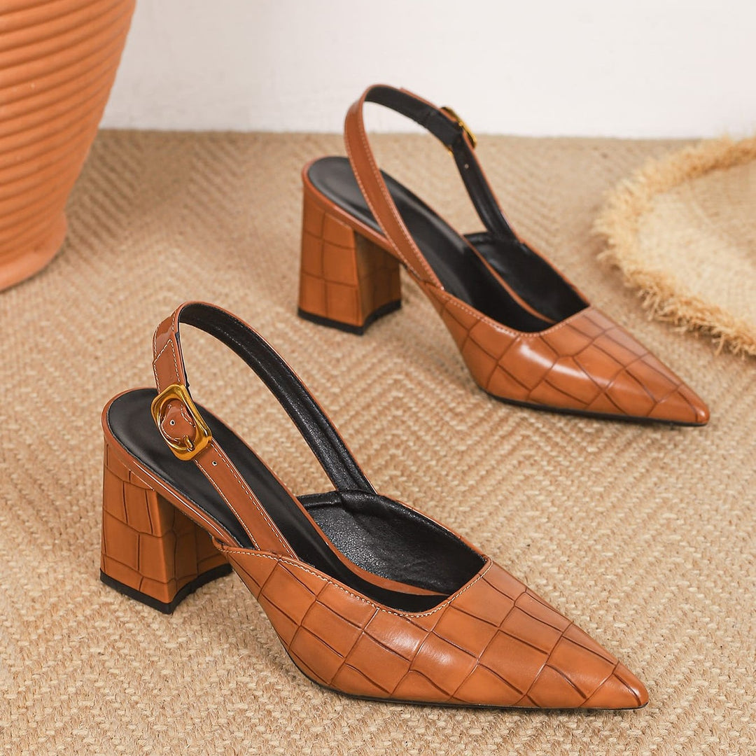 Apolonia — Czółenka Damskie Slingback na Słupku ze Złotą Klamrą, Moda Lodz