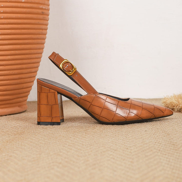 Apolonia — Czółenka Damskie Slingback na Słupku ze Złotą Klamrą, Moda Lodz