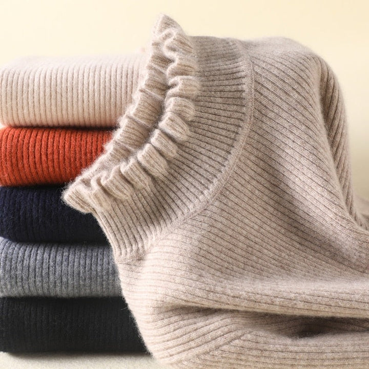 Dorota — Sweter Damski z Półgolfem i Falbankami, Moda Lodz