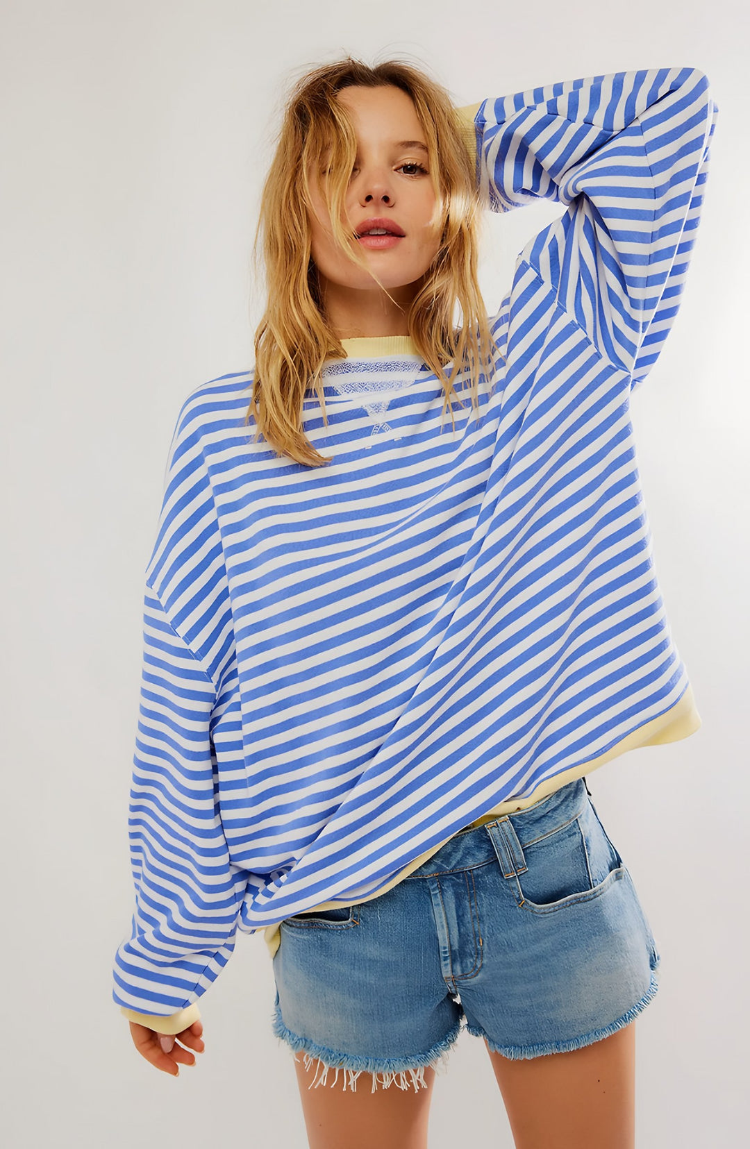 Eleonora — Eleonora | Lekka bluza damska w paski z obniżoną linią ramion, Moda Lodz