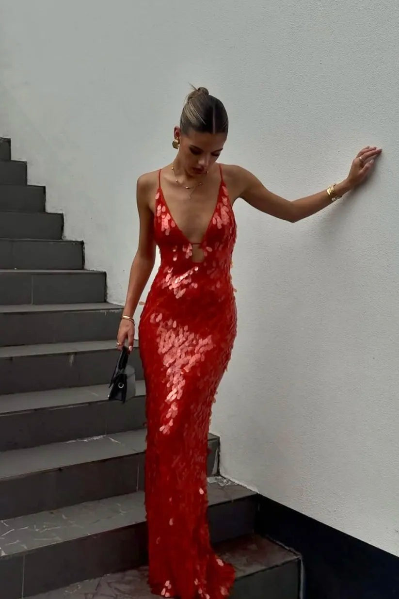 Klaudia — Długa Sukienka z Cekinami z Odkrytymi Plecami na Sylwestra, Moda Lodz