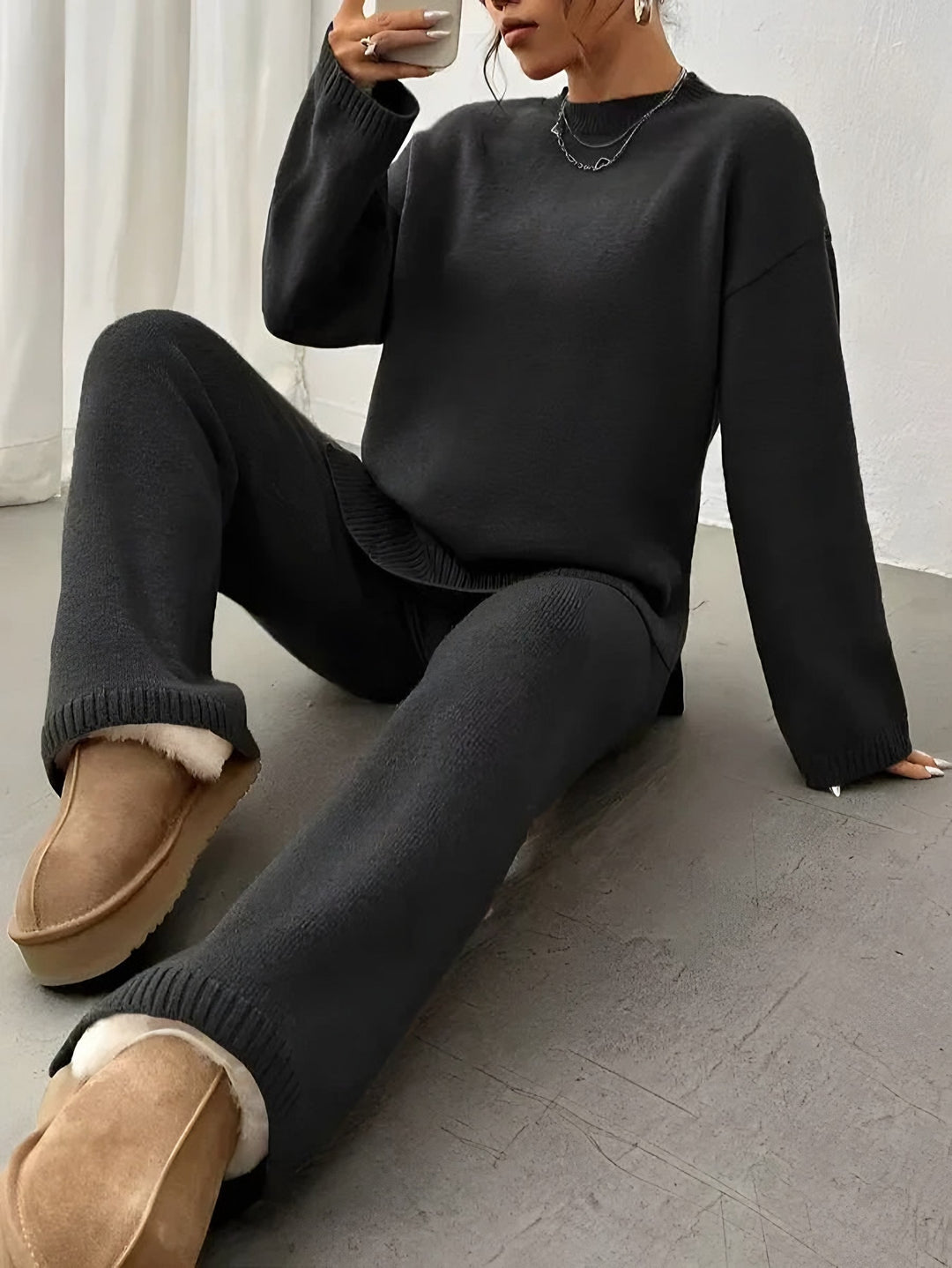Luiza — Komplet Dresowy Damski z Dzianiny z Okrągłym Dekoltem, Moda Lodz