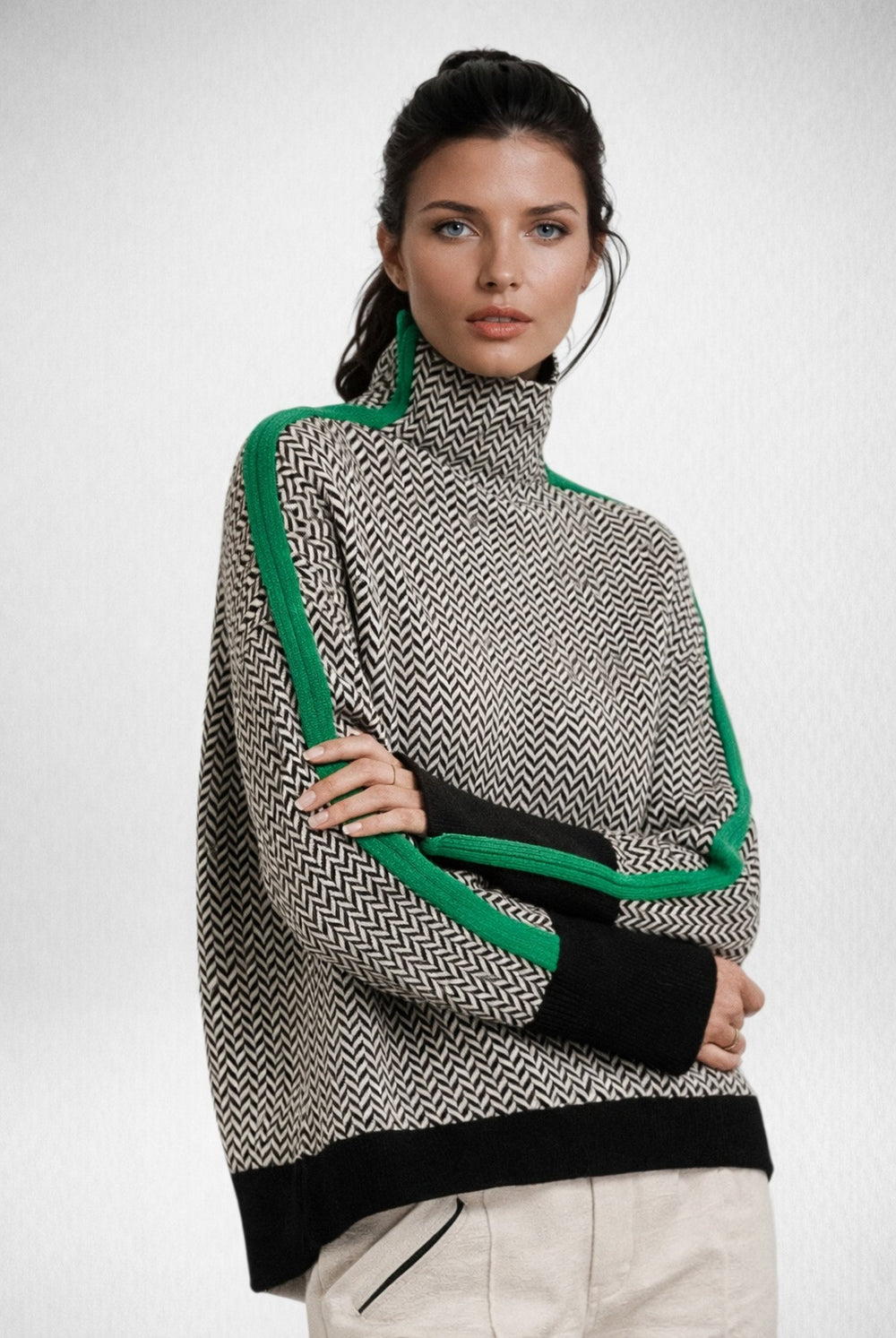 Marysia – Luźny Sweter Damski w Paski na Rękawach