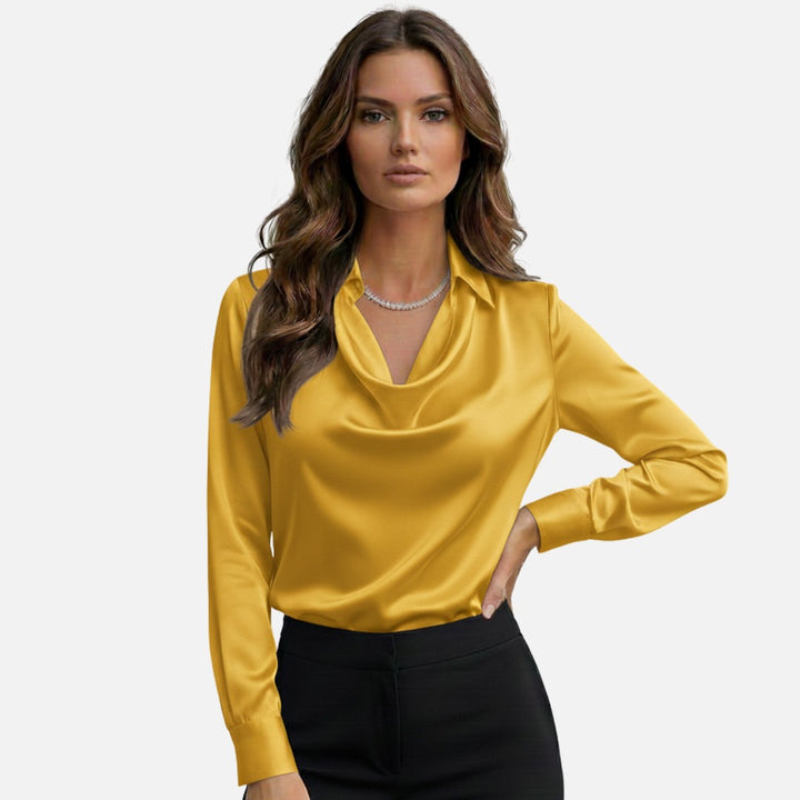 Salomea — Bluzka Damska Satynowa z Dekoltem Woda, Moda Lodz