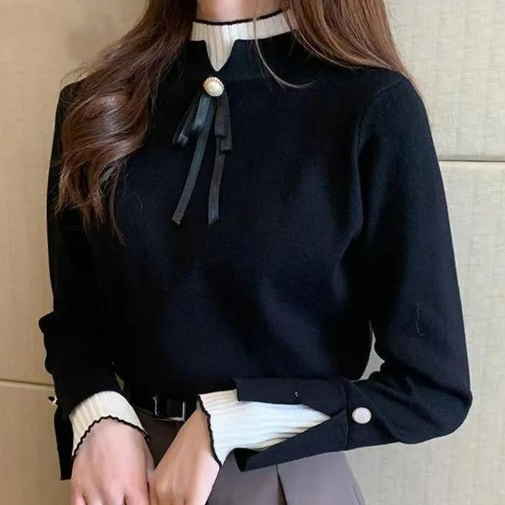 Selena – Sweter Damski Dopasowany z Kokardą