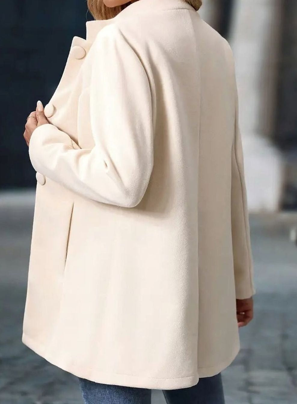Teodora – Płaszcz Zimowy Damski Taliowany z Kieszeniami